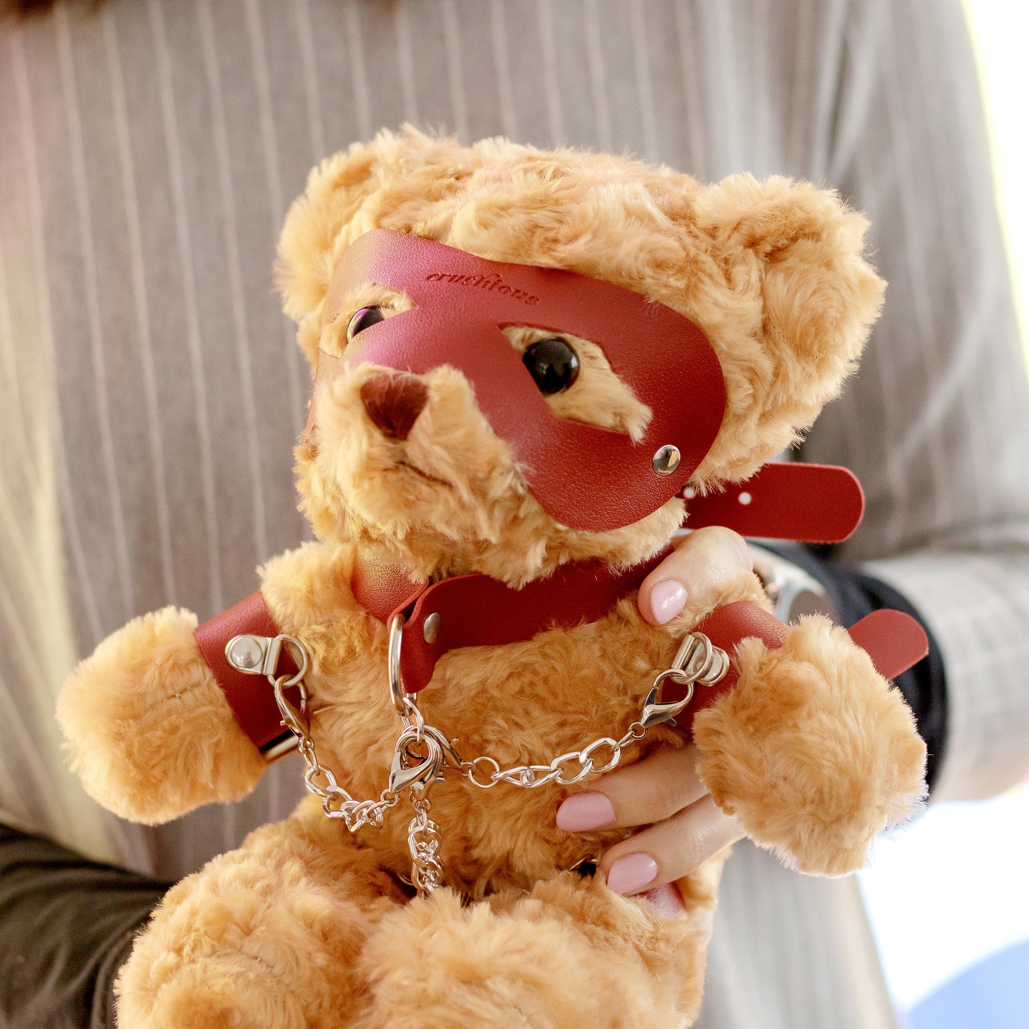 OSO TEDDY BONDAGE CRUSHITO ROJO 31CM CRUSHIOUS