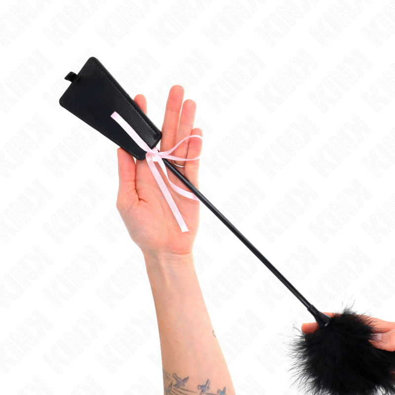 Plumero Tickle Feathers con Lazo Rosa - 49 cm | Kink Impact & Touch