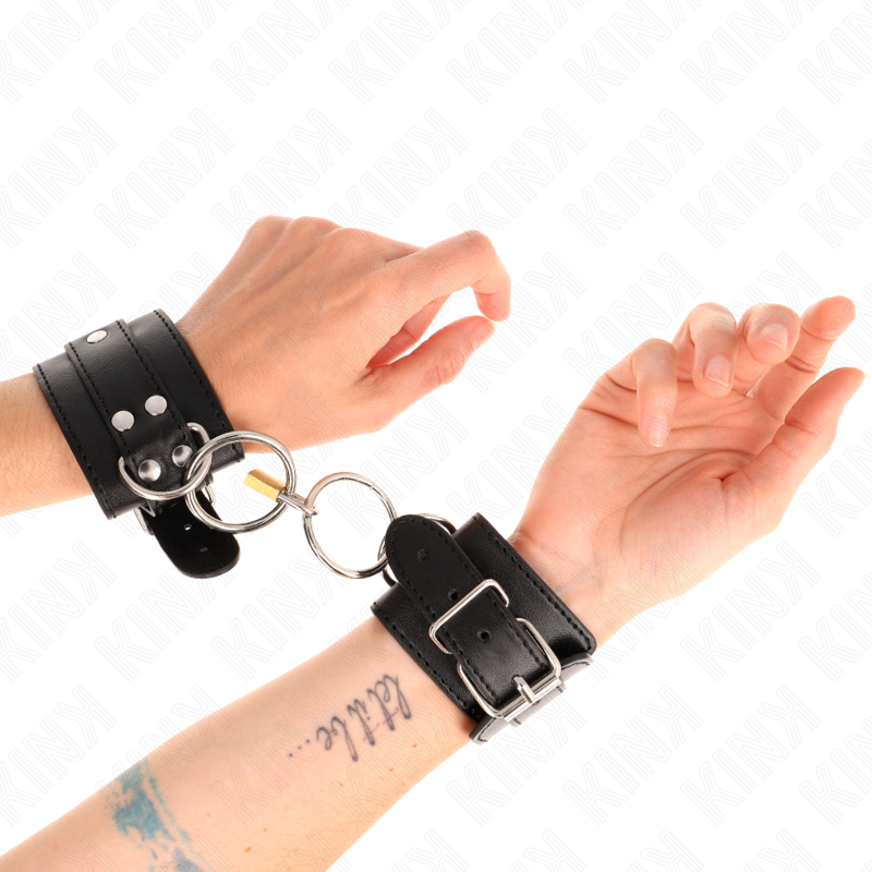 Kink O-Ring Locked Wrist Restraints Black - Esposas de Cuero Ajustables