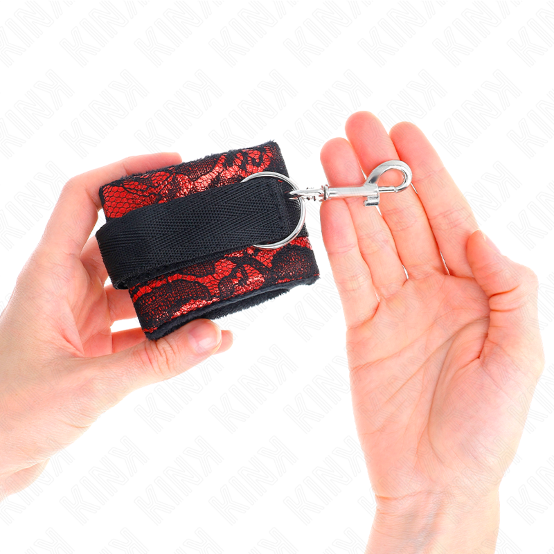 Esposas de Muñeca Terciopelo KINK - Rojo/Negro con Encaje y Nylon
