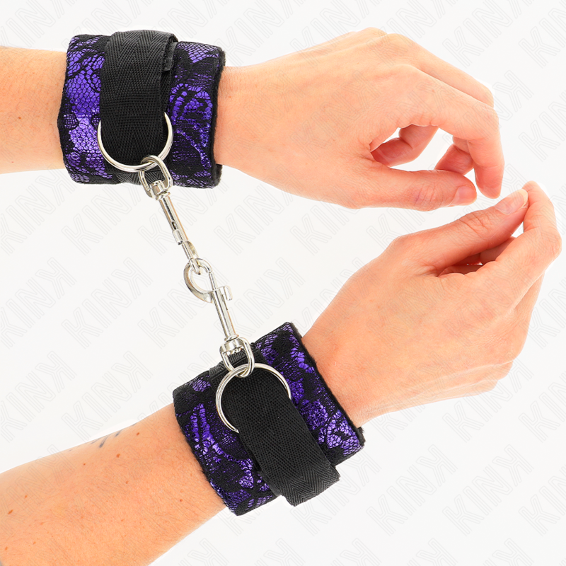 Kink Short Velvet Lace Wrist Restraints Purple/Black - Esposas de Muñeca