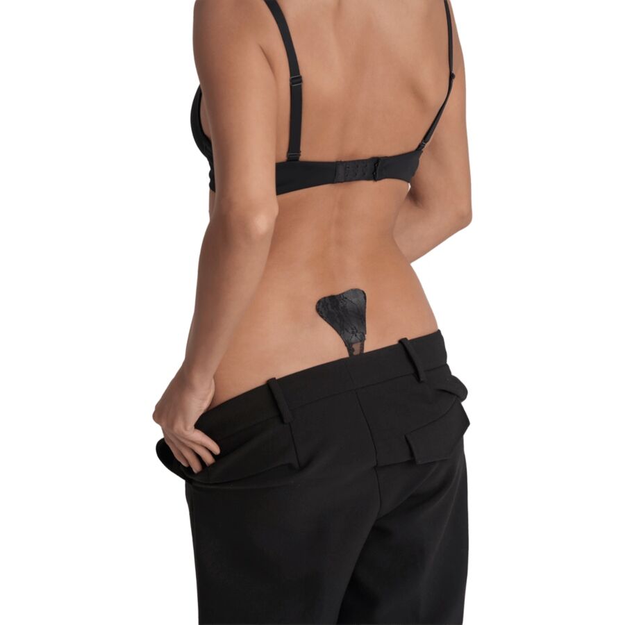 Bye Bra Tanga Adhesivo de Encaje Negro - Invisible y Reutilizable