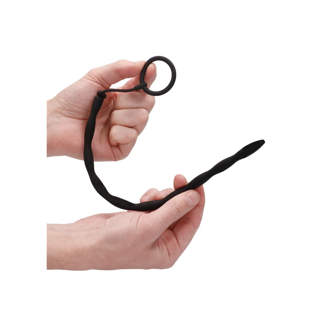CONJUNTO DE SONDA DE URETRA CON ANILLO PARA EL PENE EN SILICONA NEGRO OUCH!