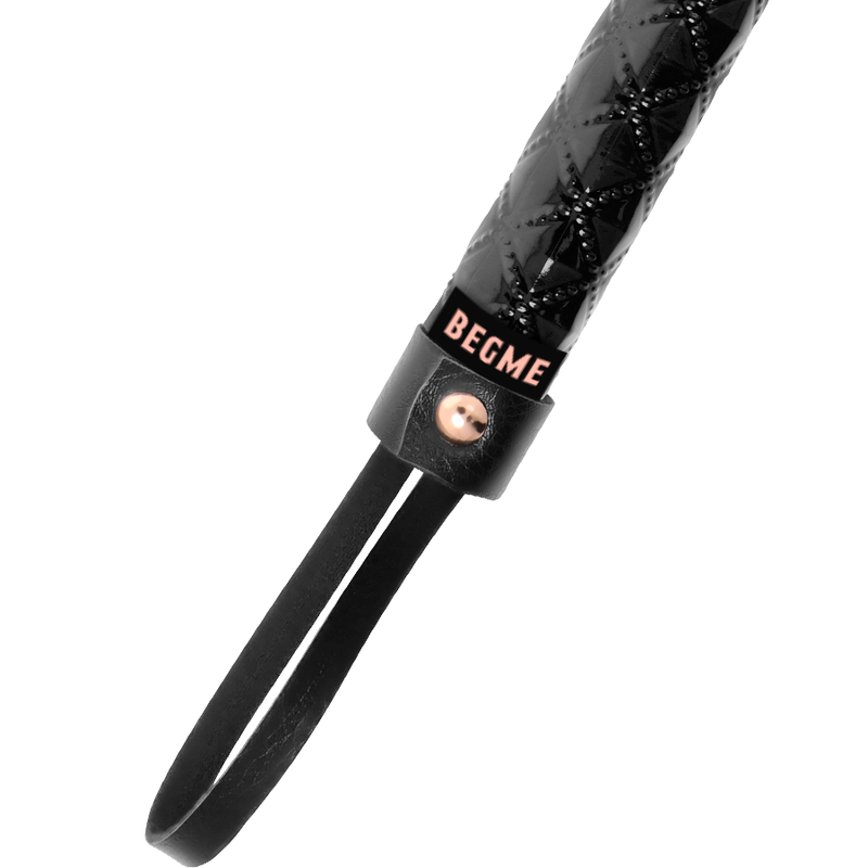 BEGME Black Edition Vegan Leather Flogger - Látigo BDSM de Cuero Vegano