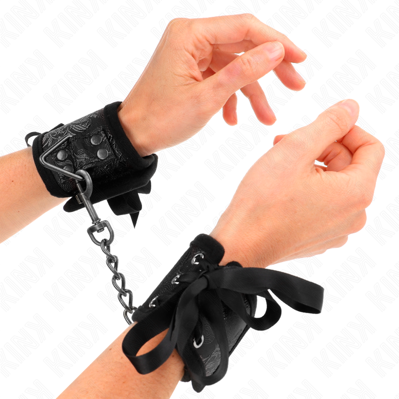 Kink Scandal Wrist Restraints - Esposas de Encaje Negro 24.5 cm