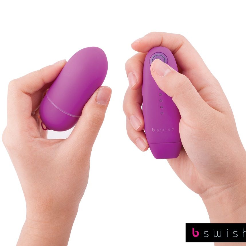 B Swish Bnaughty Unleashed Classic - Estimulador con Mando a Distancia Lila